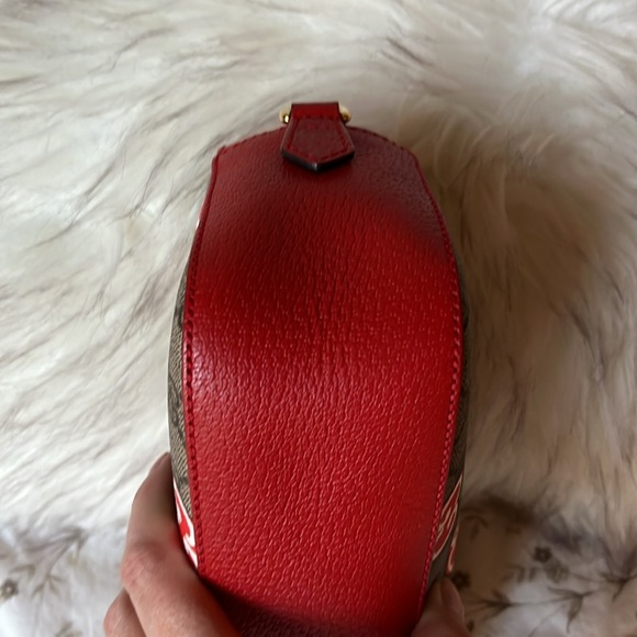 GUCCI Supreme, Crossbody, like new retails $2500 - Picture 5 of 9